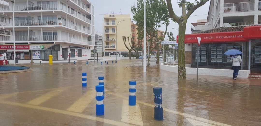 La zona del Arenal, inundada en la mañana de lunes.