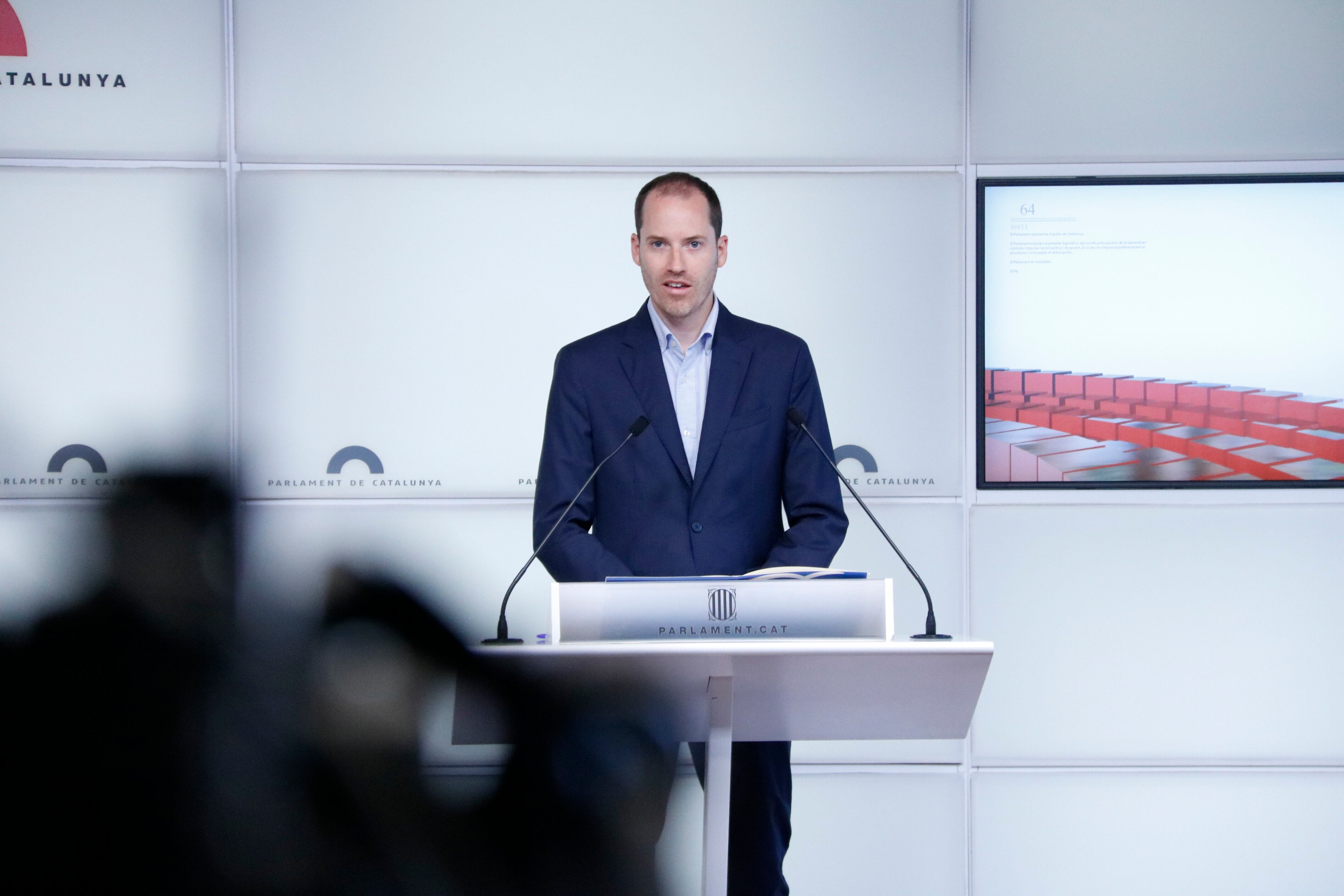 El portaveu del grup del PPC, Juan Fernández, durant la seva compareixença