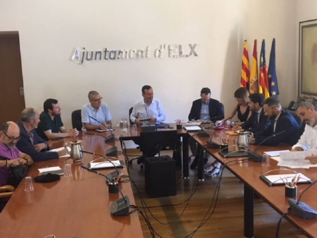 Los grupos políticos hacen sus aportaciones a la futura contrata de Limpieza