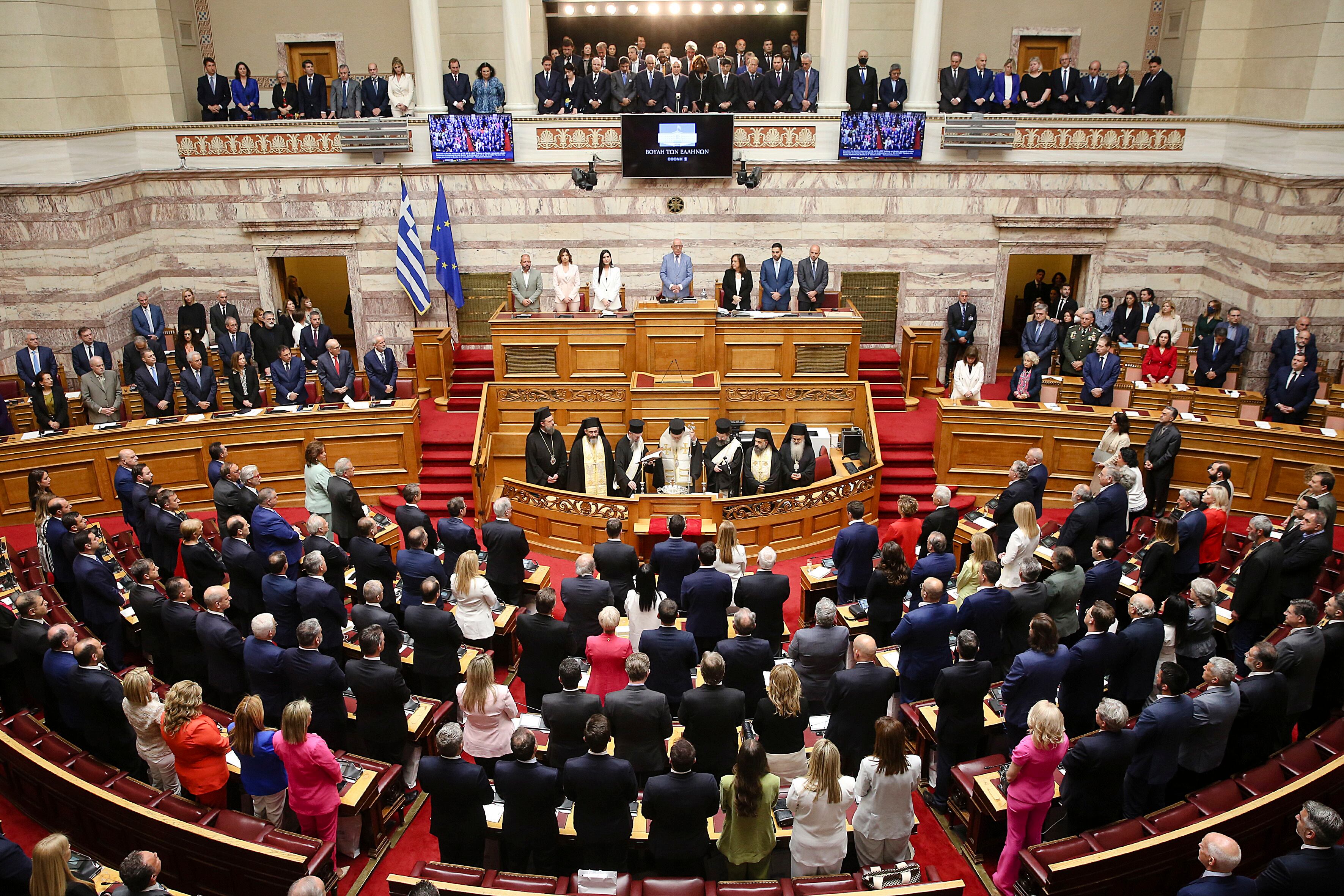 El Parlamento griego recién asignado y disuelto 24 horas después