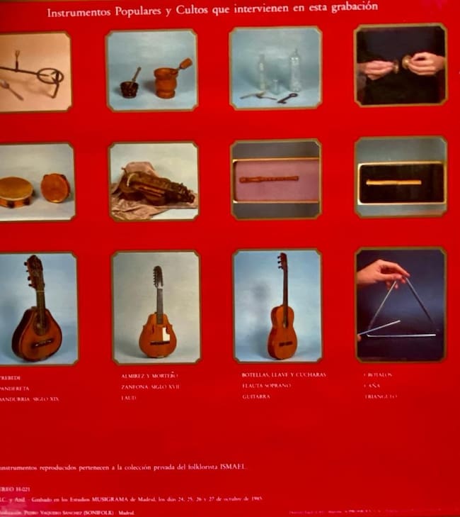 Contraportada del disco, con colección de instrumentos de Ismael