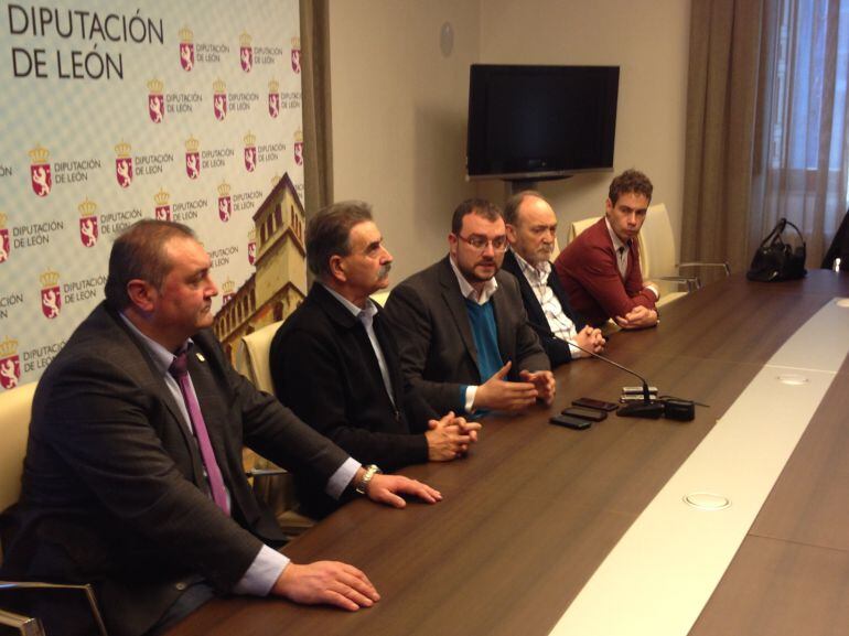La directiva de Acom se ha reunido con USO en la Diputación de León