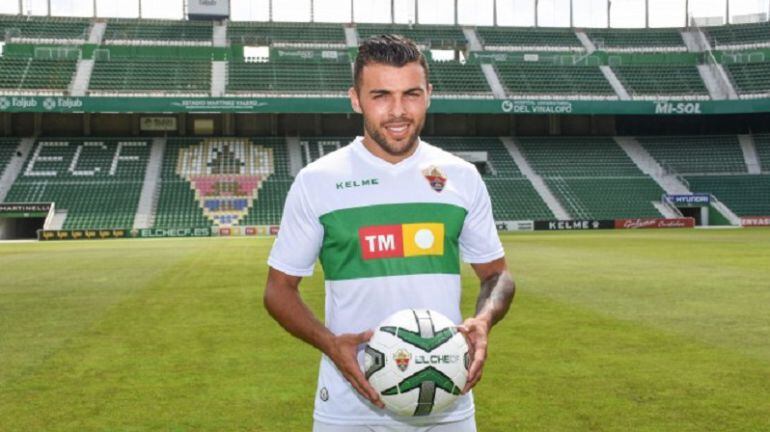 Peris en su presentación como jugador del Elche C.F.