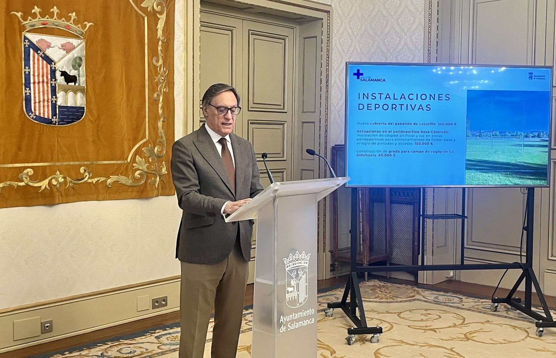 El alcalde de Salamanca, García Carbayo, durante la presentación del Plan de Inversiones