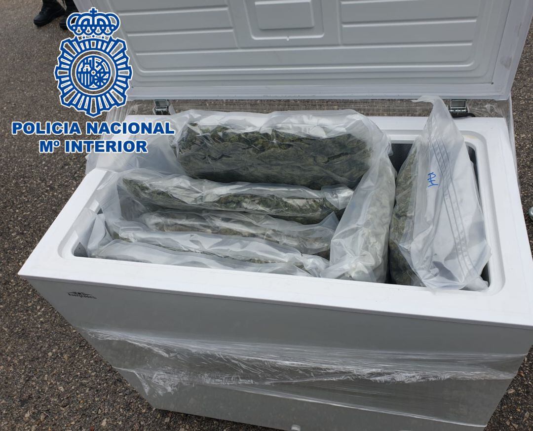 La droga estaba oculta en el interior de los frigoríficos