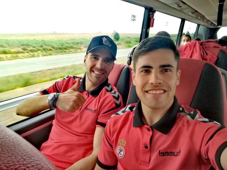 Ángel Bastos, junto a Iván González en uno de los viajes de la pasada campaña