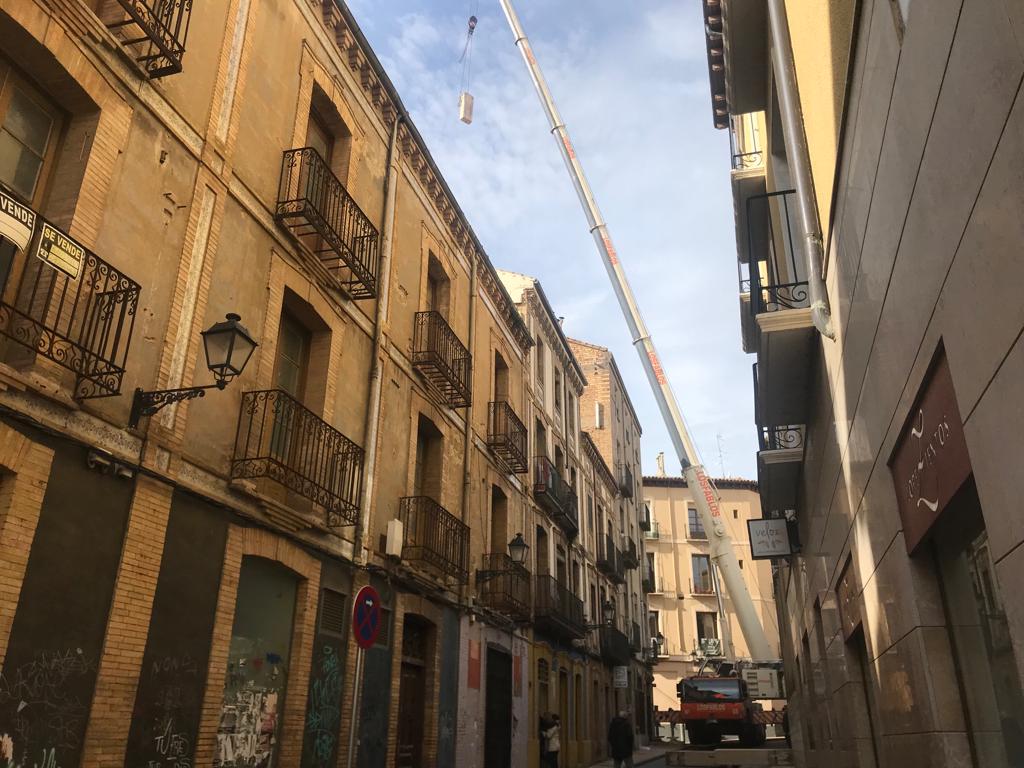 Momento de la retirada de la grúa