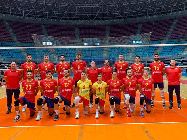 La selección española, con los celestes Osorio (12) y Villalba (2).