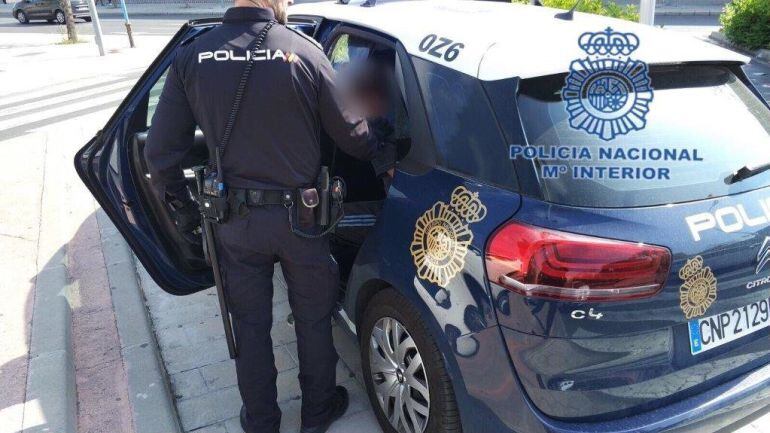 Un coche patrulla de la Policía Nacional, cuerpo que ha llevado a cabo la investigación