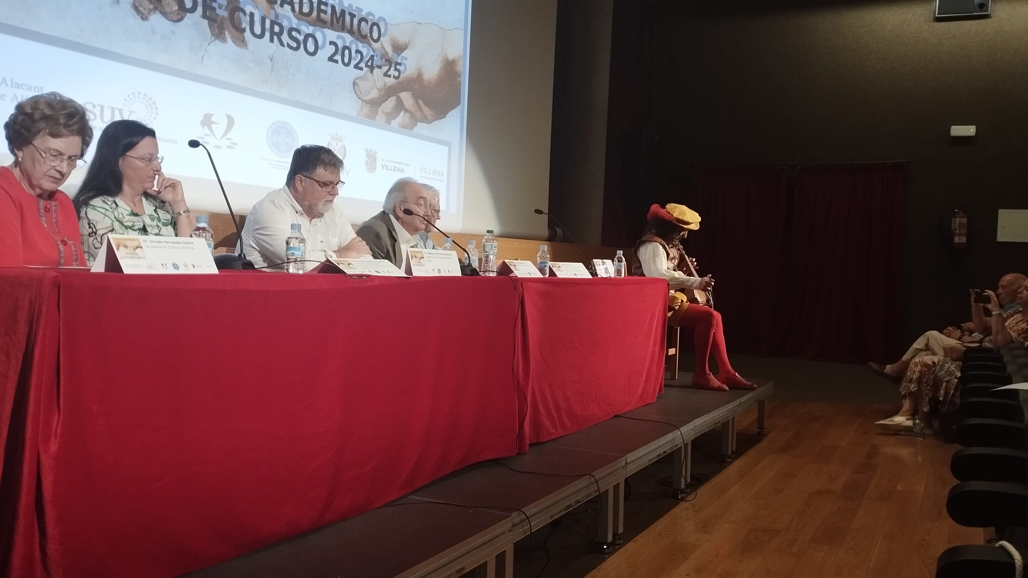 Momento del acto de clausura del curso