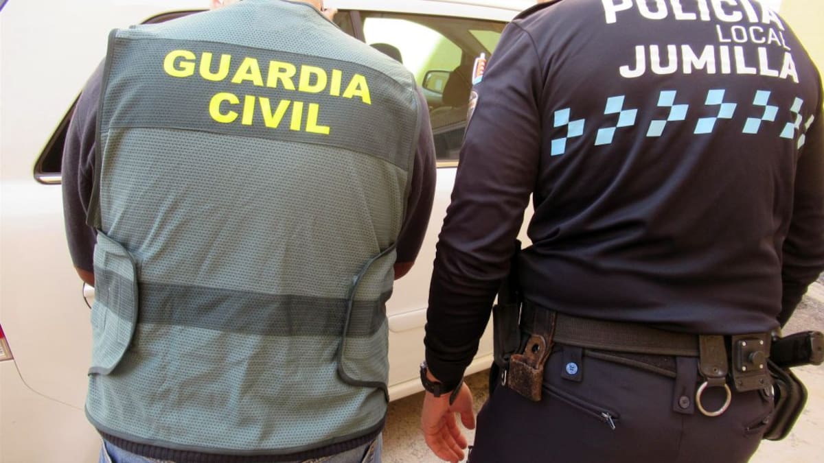 Detienen a un hombre acusado de robos con fuerza en una decena de vehículos en Jumilla