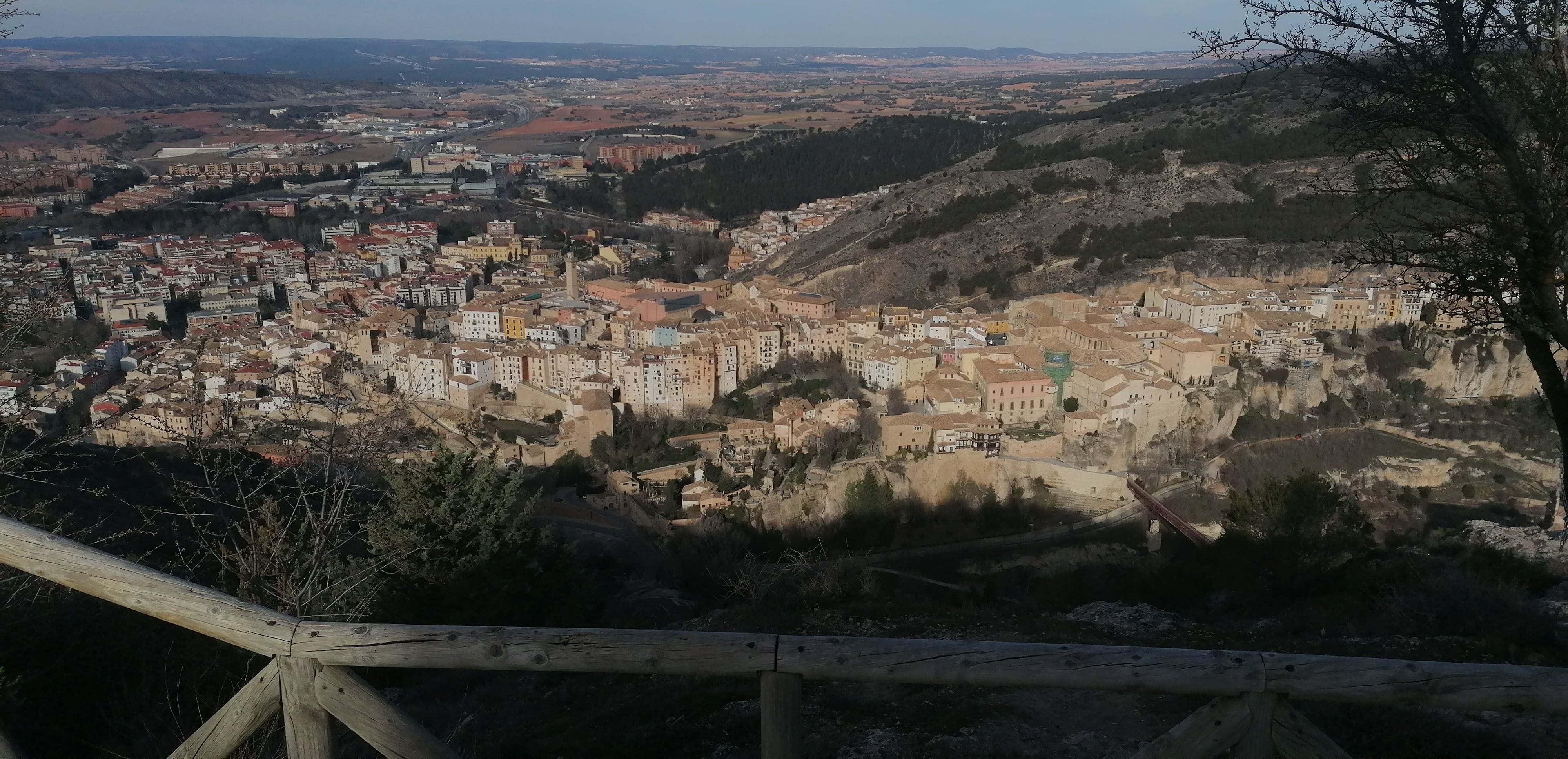 Vista del casco antiguo de Cuenca desde el cerro del Socorro.