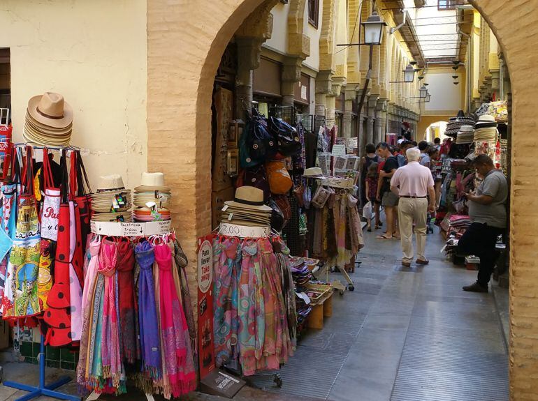 Calle Alcaicería de Granada, esta semana