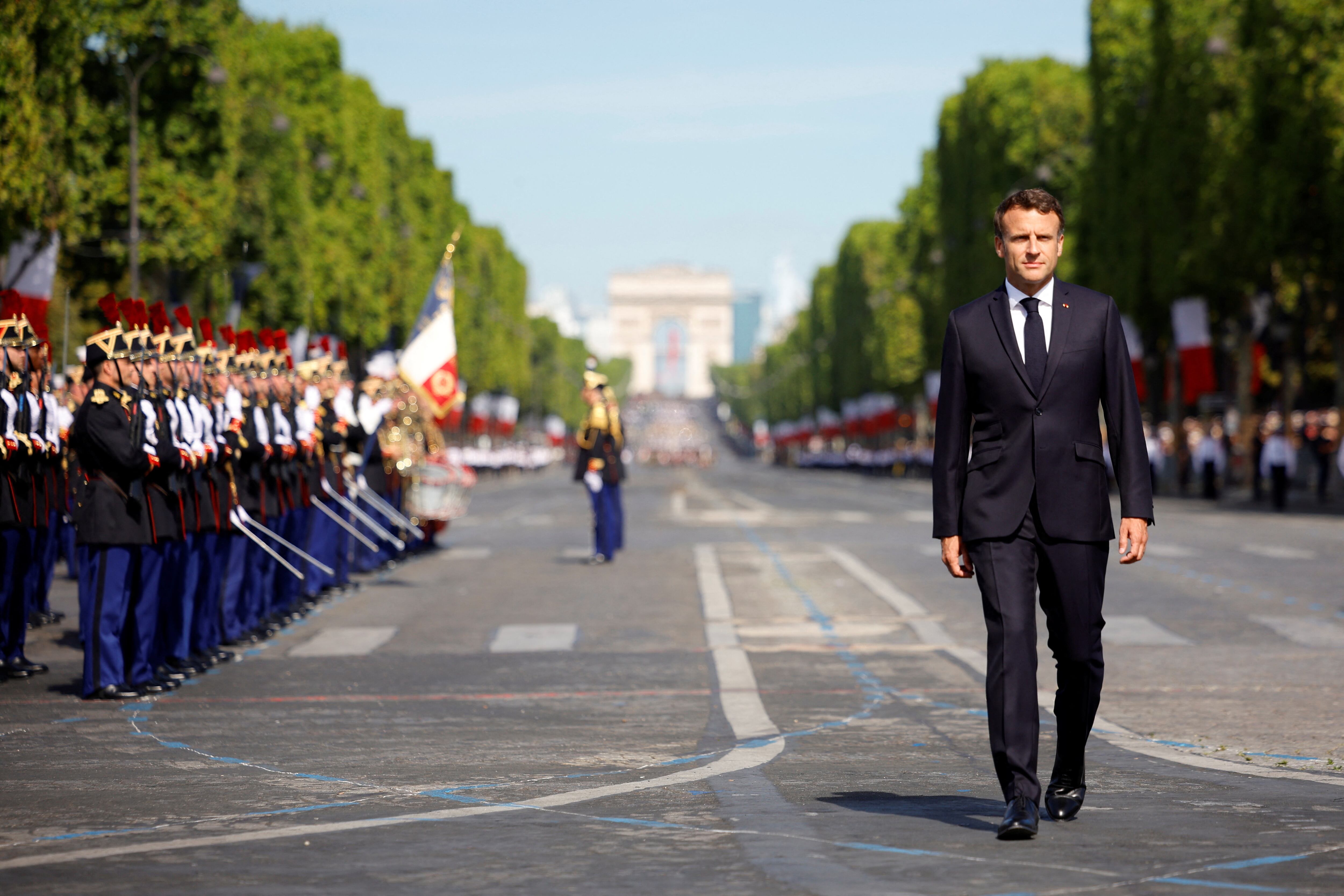 Emmanuel Macron durante la revisión de las tropas en el día de la Bastilla, este 14 de julio