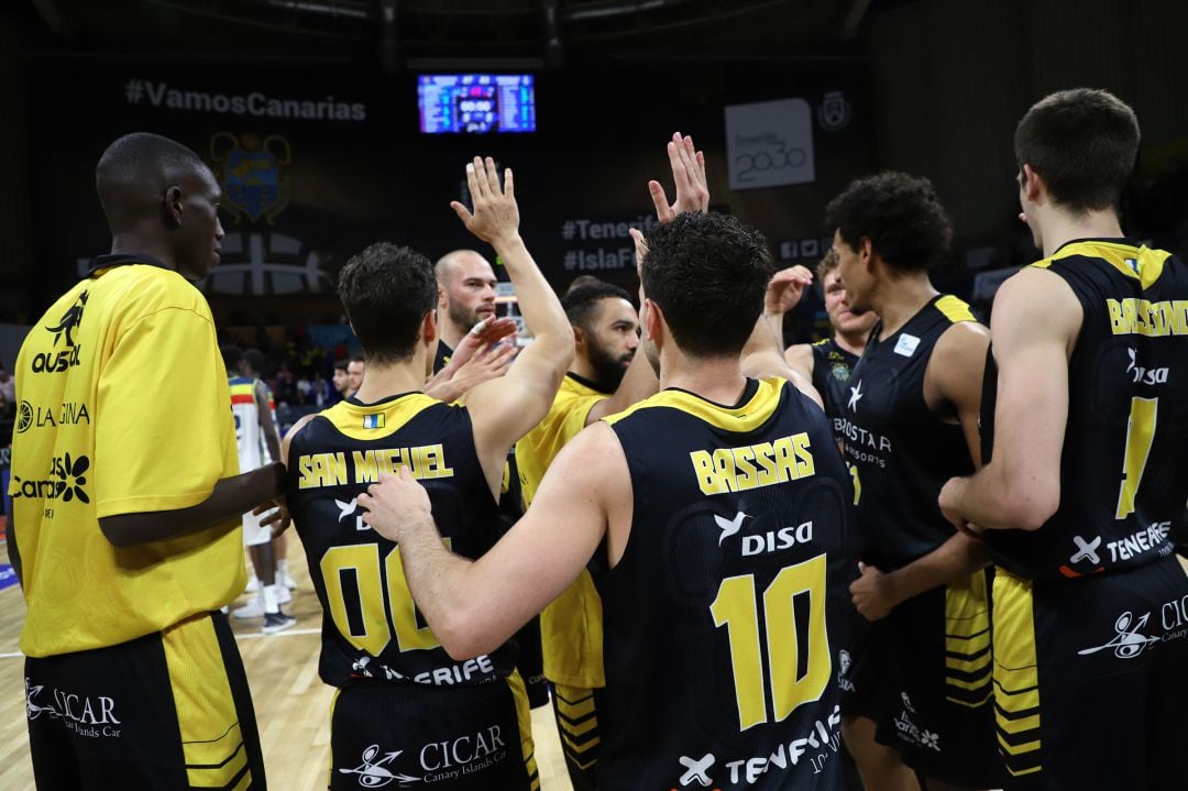 Los aurinegros celebran un triunfo en la presente temporada