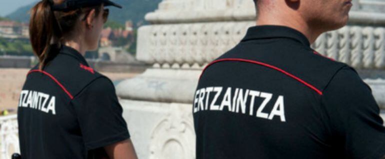 Los agentes de la Ertzaintza pudieron detener finalmente a los jóvenes