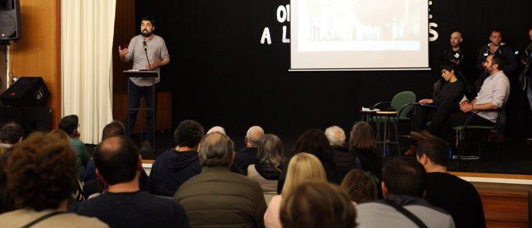 Reunión del gobierno local con vecinos de la Ciudad Vieja