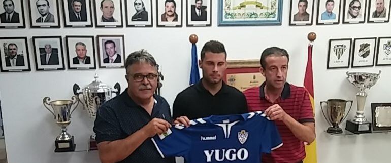 El delantero valenciano ya está en la disciplina azul