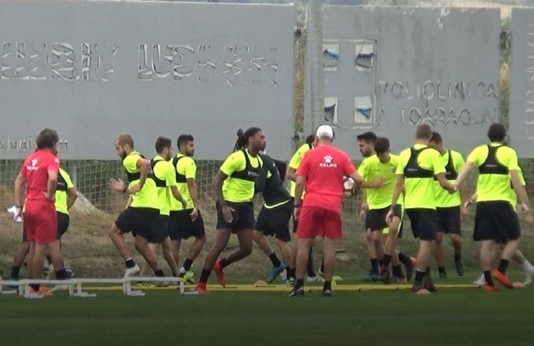 Jugadores de la Sociedad Deportiva Huesca durante una sesión de entrenamiento 