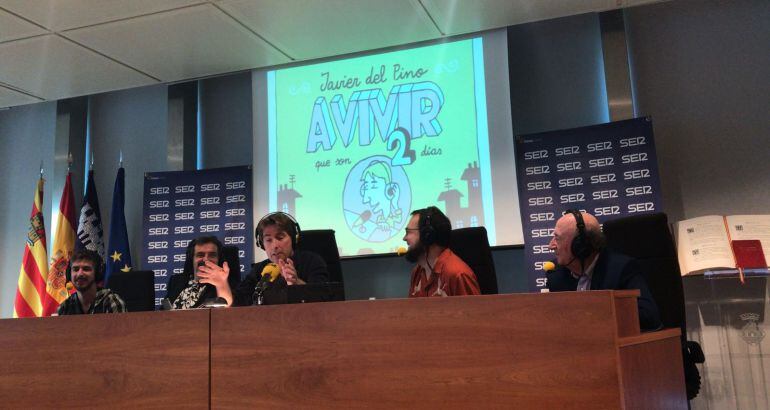 Aleix Saló, Julio Rey, Javier del Pino, Mauro Entrialgo y Peridis durante la Tertulia de Humoristas Gráficos