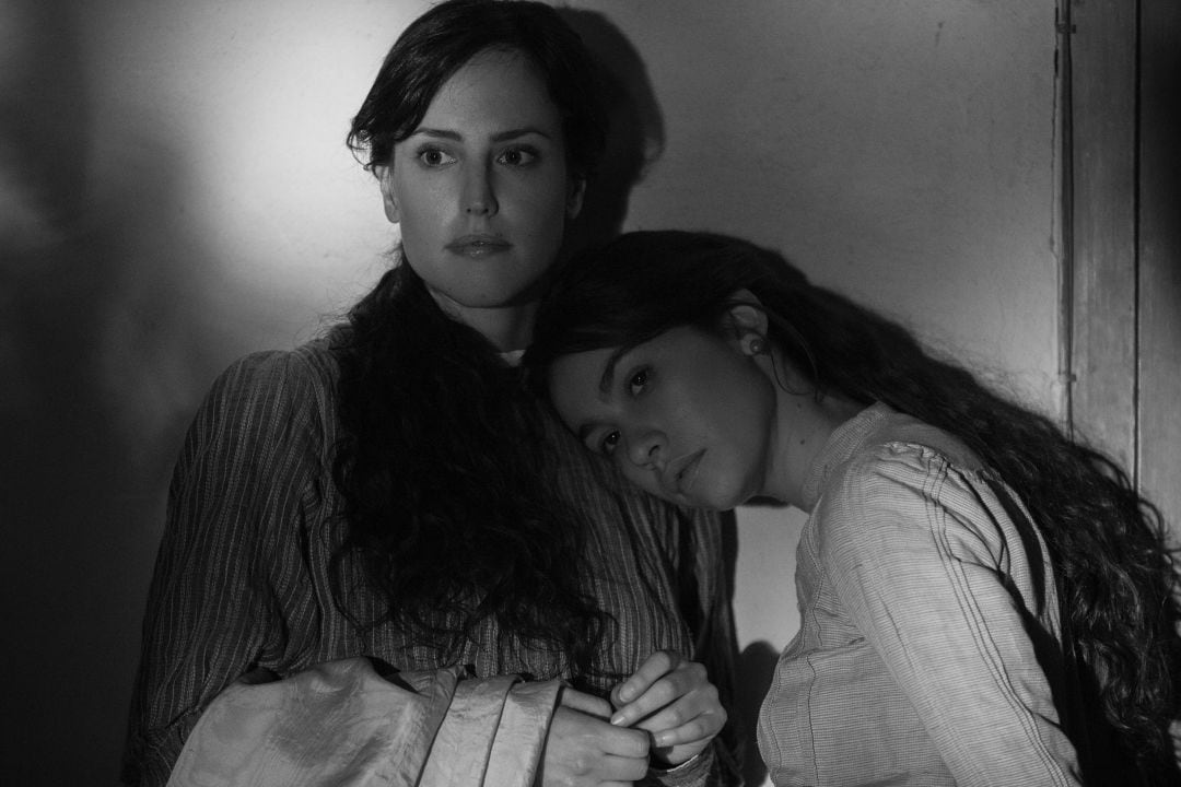 Natalia de Molina y Greta Fernández, protagonista de &#039;Elisa y Marcela&#039;, la nueva película de Isabel Coixet