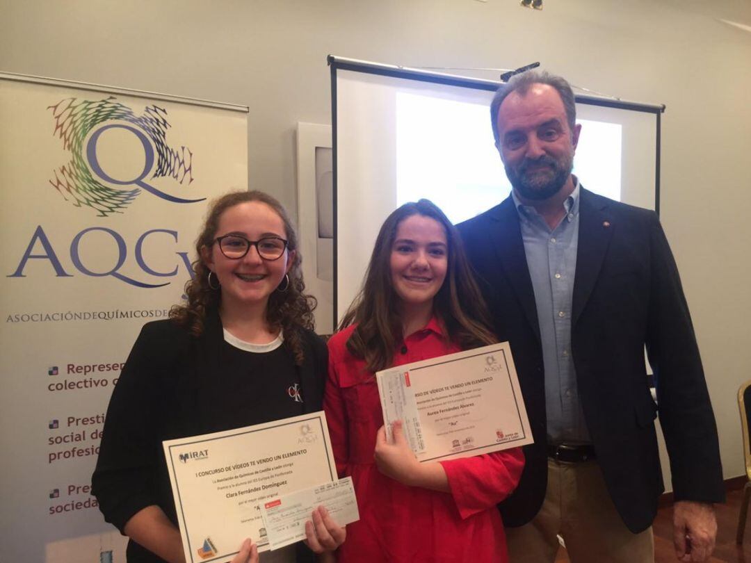 Aurea Fernández y Clara Fernández, las dos alumnas premiadas