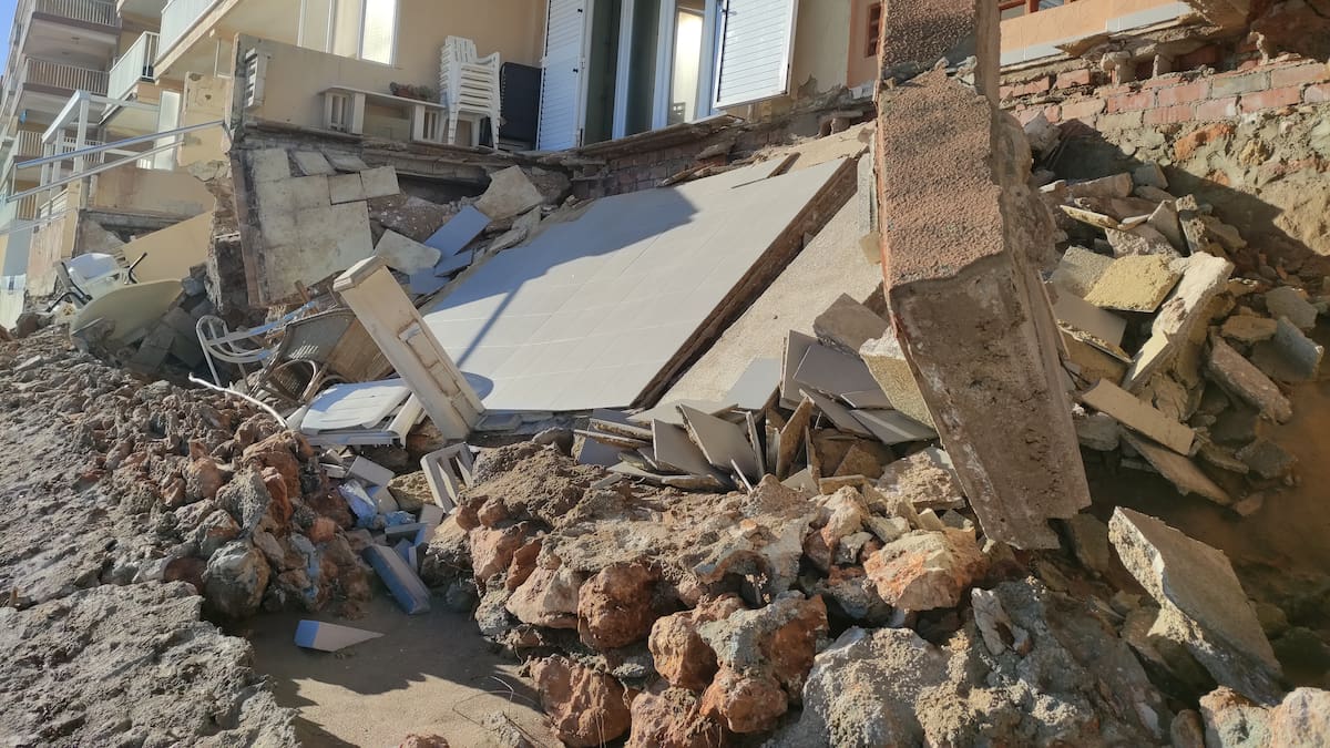 El Ministerio se compromete a actuar antes del verano en la playa de Tavernes