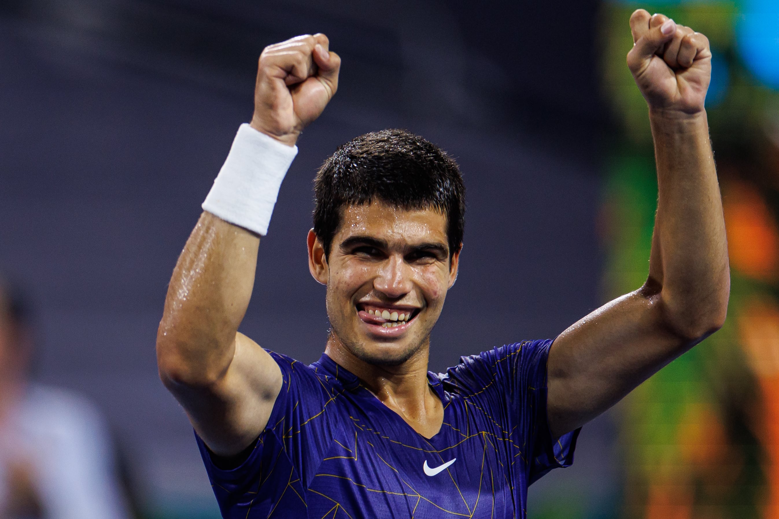 Carlos Alcaraz celebra su triunfo en las semifinales del ATP Miami