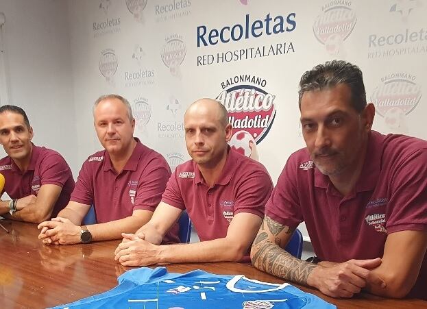 Diego Camino -2º por la izq- forma parte del nuevo organigrama de cantera del Recoletas Atlético Valladolid