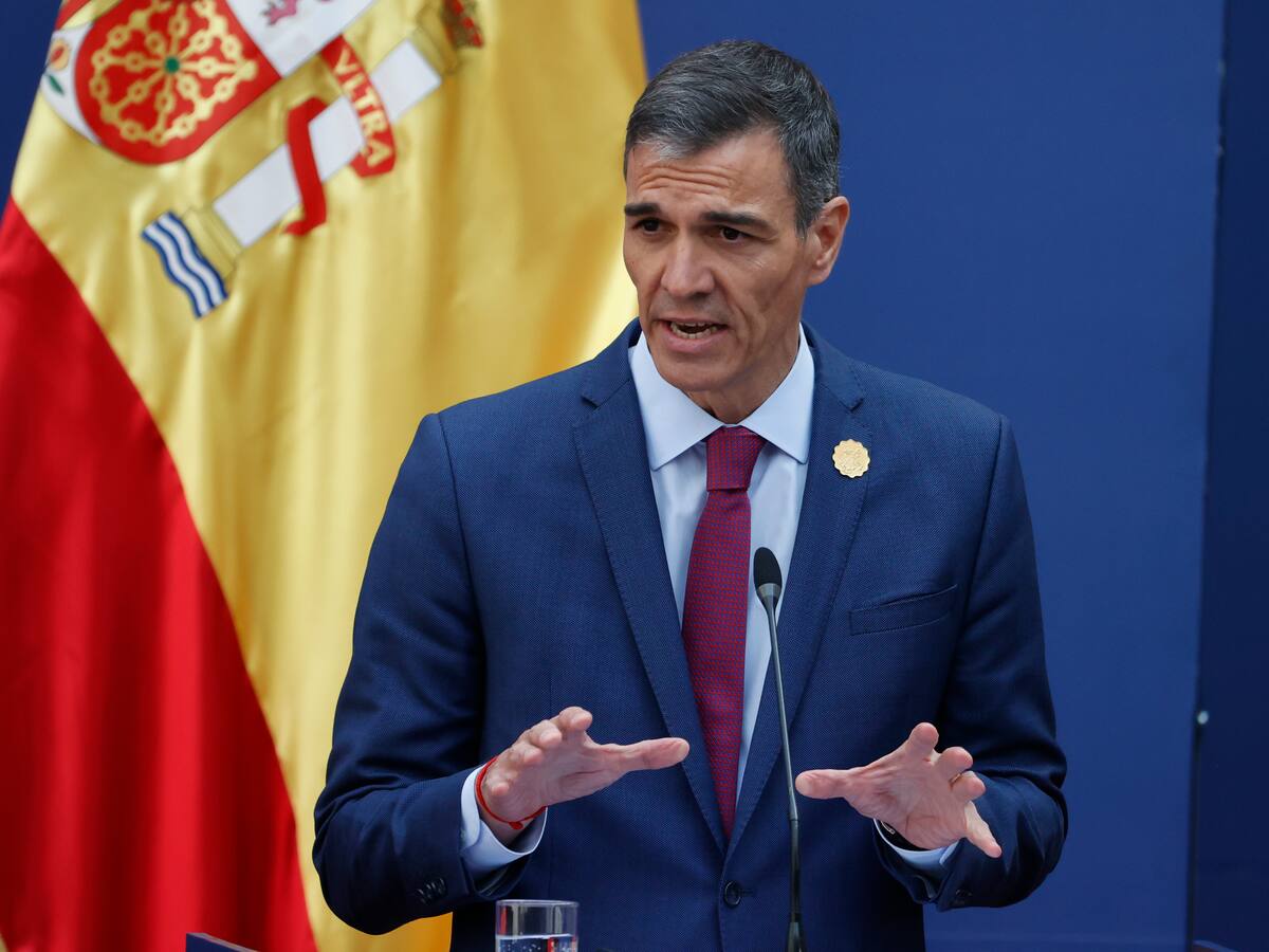 Sánchez pide pasar a la ofensiva frente a la internacional del odio y lamenta no contar con el PP: "Ha sucumbido a la ultraderecha"