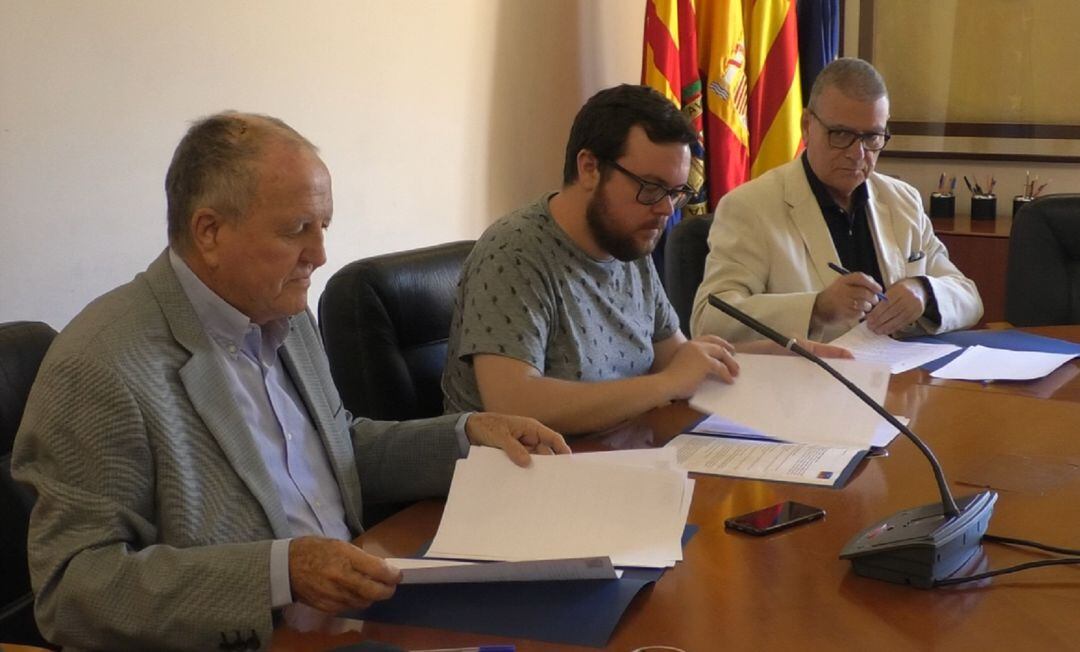 Firma del convenio con la Comunidad de Labradores y Ganaderos.