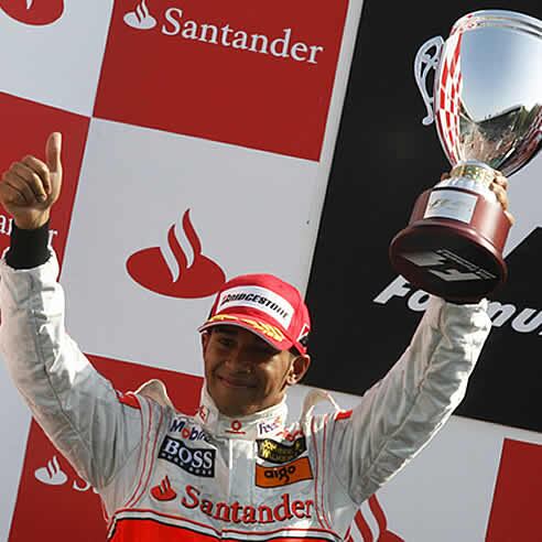 Hamilton celebra su segunda posición en Monza.