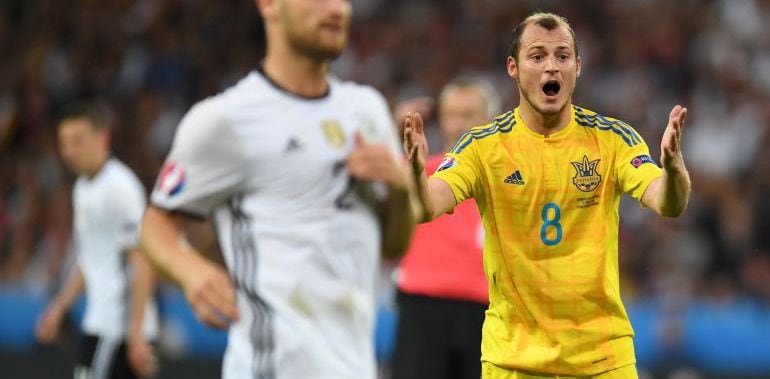 Zozulya durante la Eurocopa 