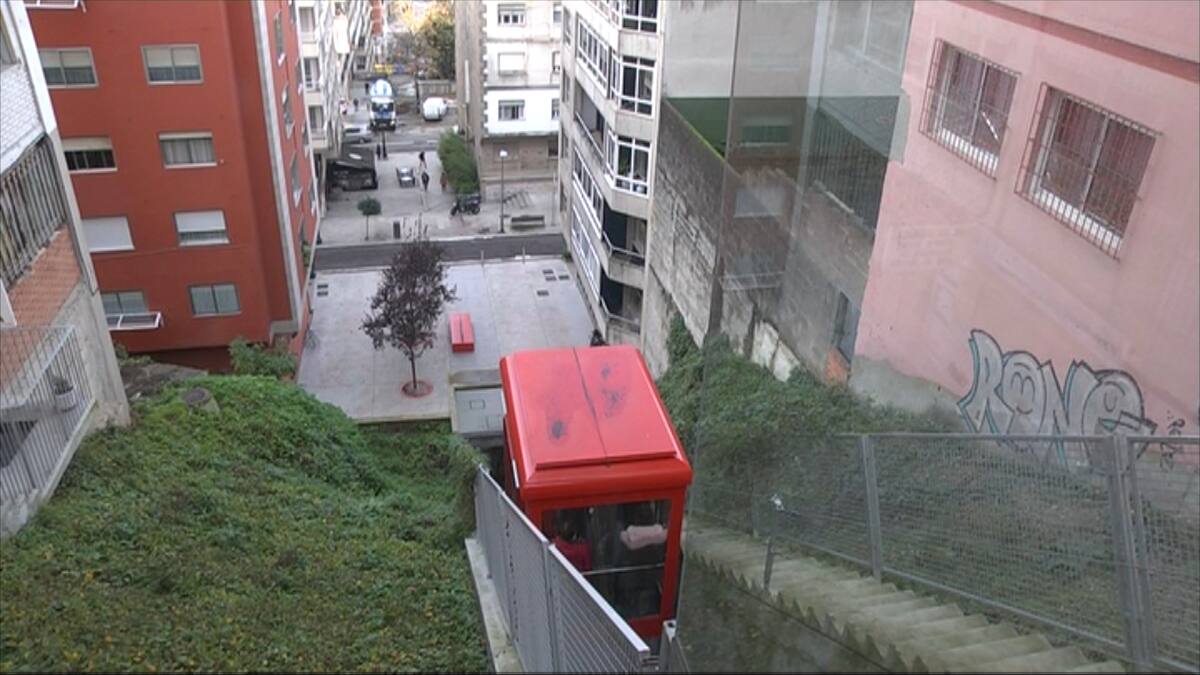 El Concello estudia encargar un nuevo ascensor para Menéndez Pelayo