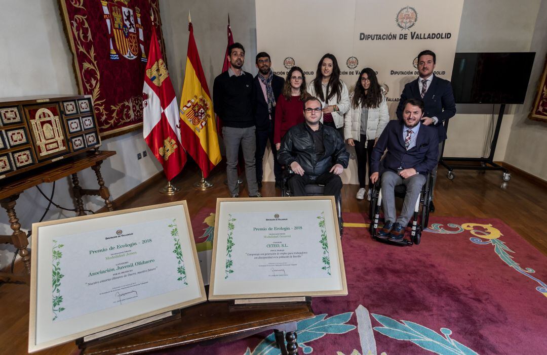 Los premiados en la sede de la Diputación