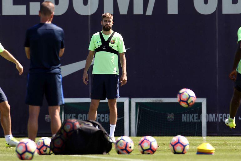 Piqué, durante un entrenamiento