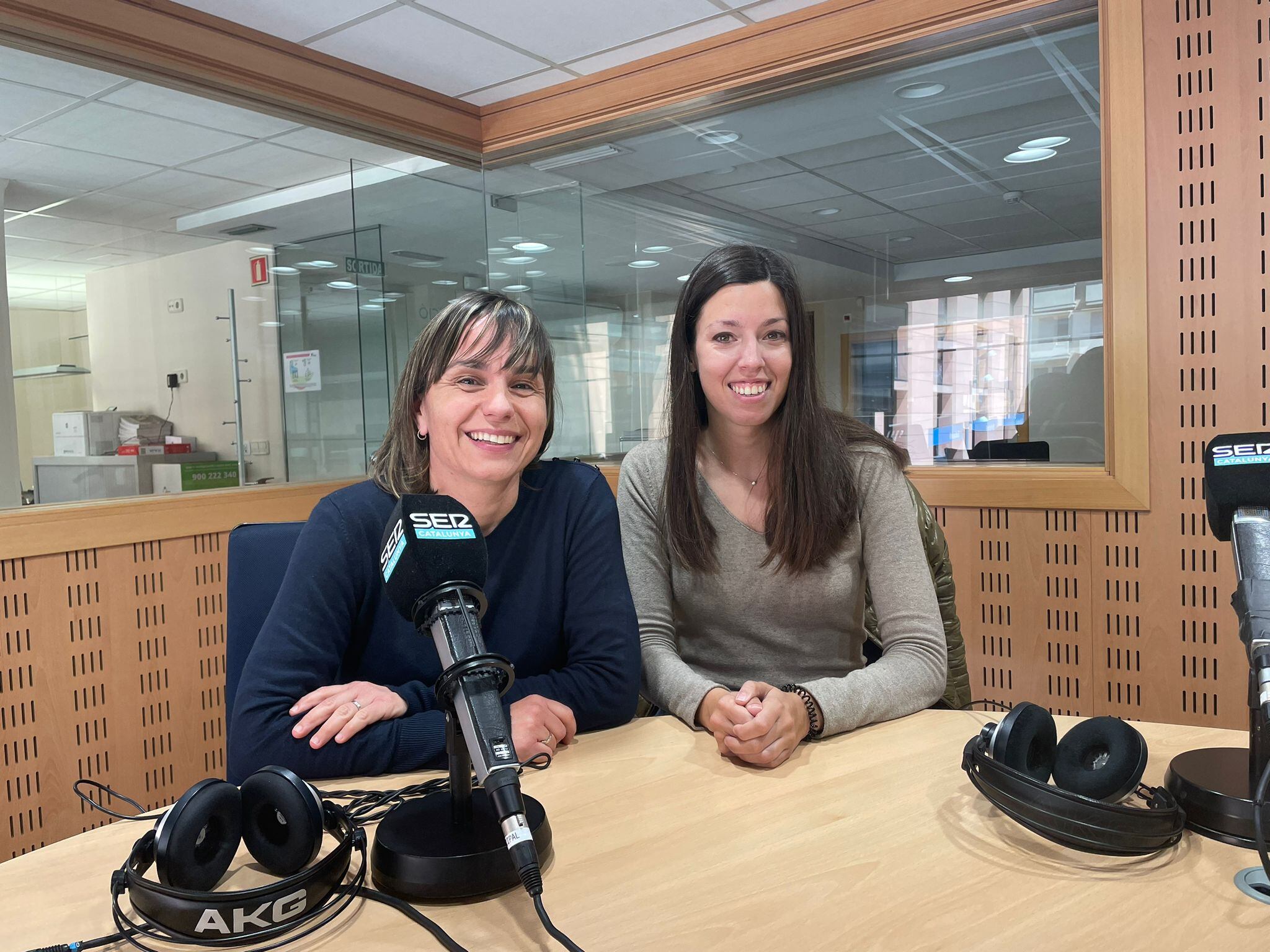 Carme Gubern, investigadora i Judith Viladomat, tècnica de comunicació de l&#039;IDIBGI