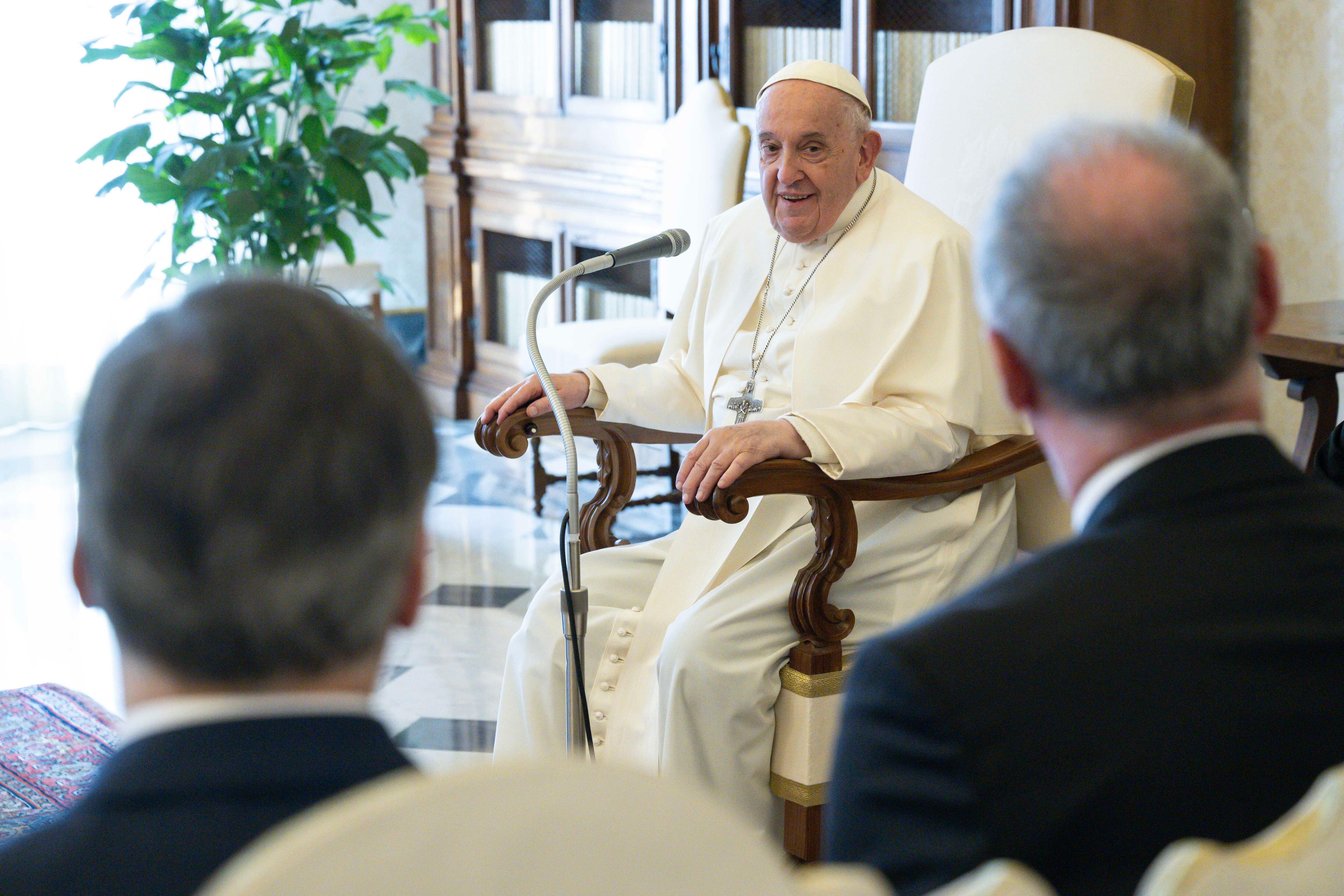 El Papa ha recibido en el Vaticano a los alcaldes y alcaldesas del Grupo de Ciudades Patrimonio de la Humanidad de España