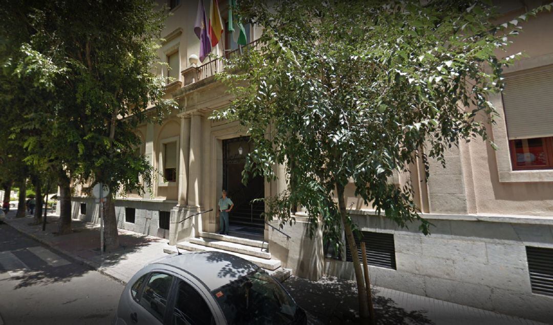 Juicio al hombre que medió en una pelea de pareja y que se llevó tal puñetazo que perdió dos dientes