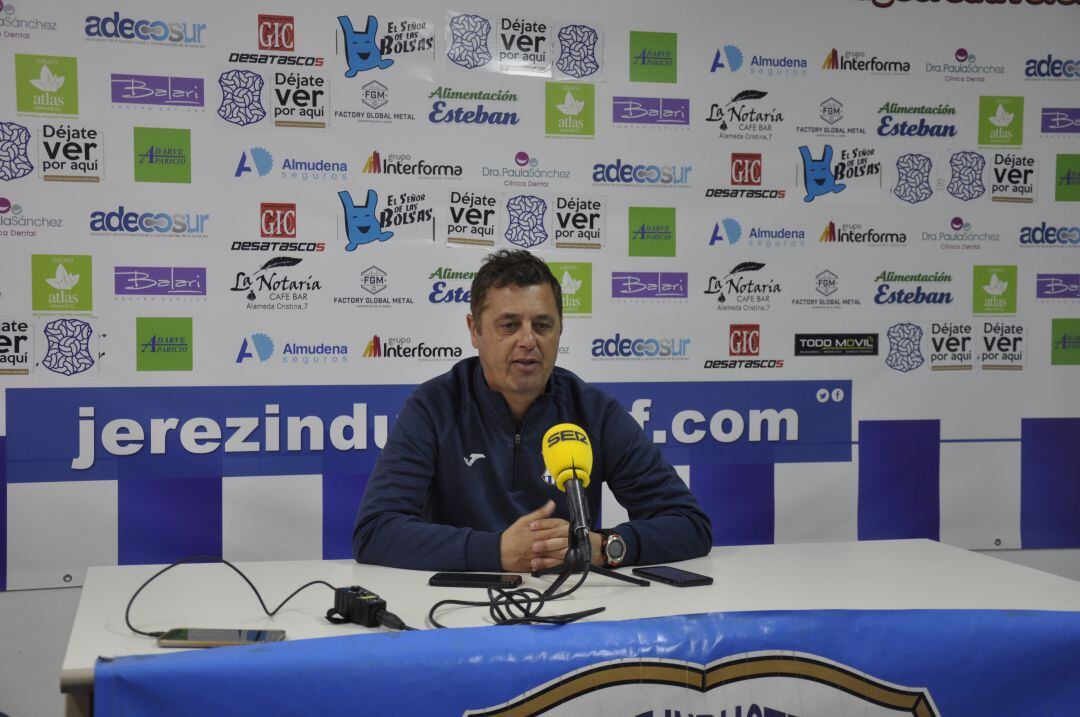 Paco Cala durante la rueda de prensa el domingo en La Juventud