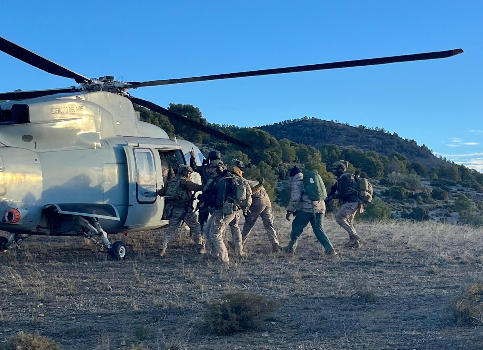La princesa Leonor ha participado junto con el resto de sus compañeros de formación militar en la Academia General del Aire de San Javier (Murcia) en un ejercicio de tres días de supervivencia, evasión, resistencia ante captura y extracción en escenarios hostiles