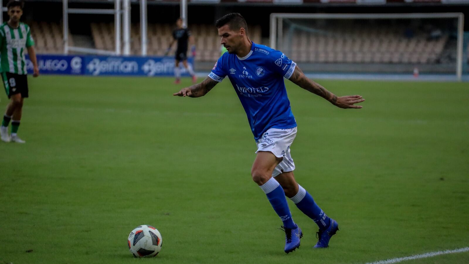 Razvan durante un partido con el Xerez DFC