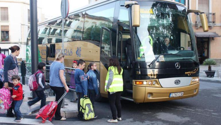 La DGT pone en marcha una campaña de control del transporte escolar