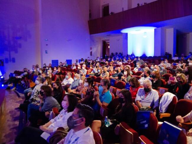 Imagen del público asistente en el teatro auditorio de Alcázar de San Juan.