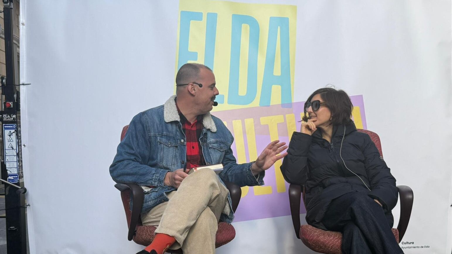 Iñaki Pérez, concejal de Cultura de Elda, junto a Pepa Blanes, jefa de Cultura de la Cadena SER