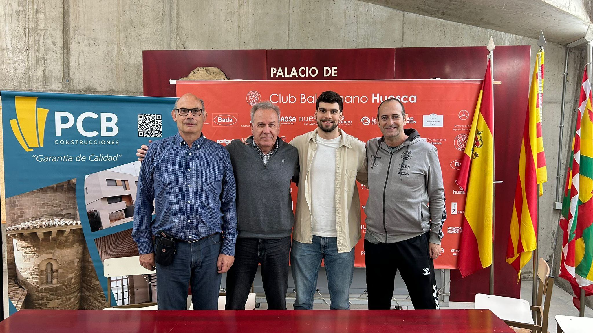 La previa del partido se realizó junto con la empresa PCB, patrocinador del BM Huesca