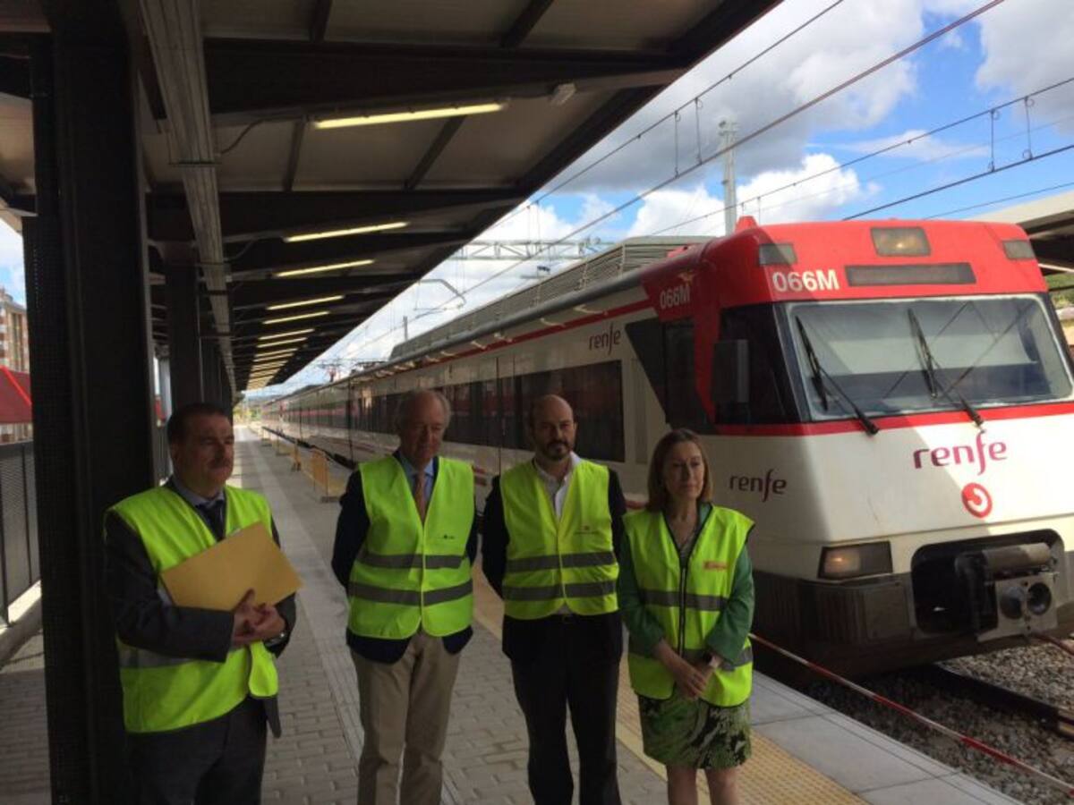 Pastor anuncia la construcción de 3 nuevas estaciones de Cercanías en Madrid