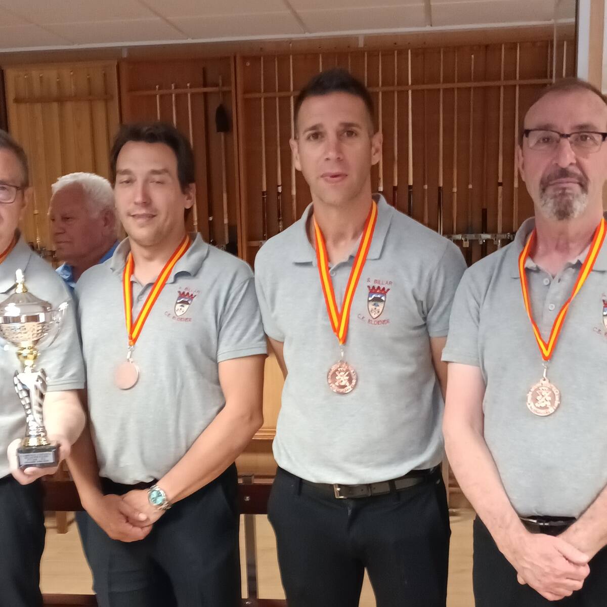 El Billar Centro Excursionista Eldense - Idella se colgó el bronce en el Nacional de Juegos de Serie por equipos de club