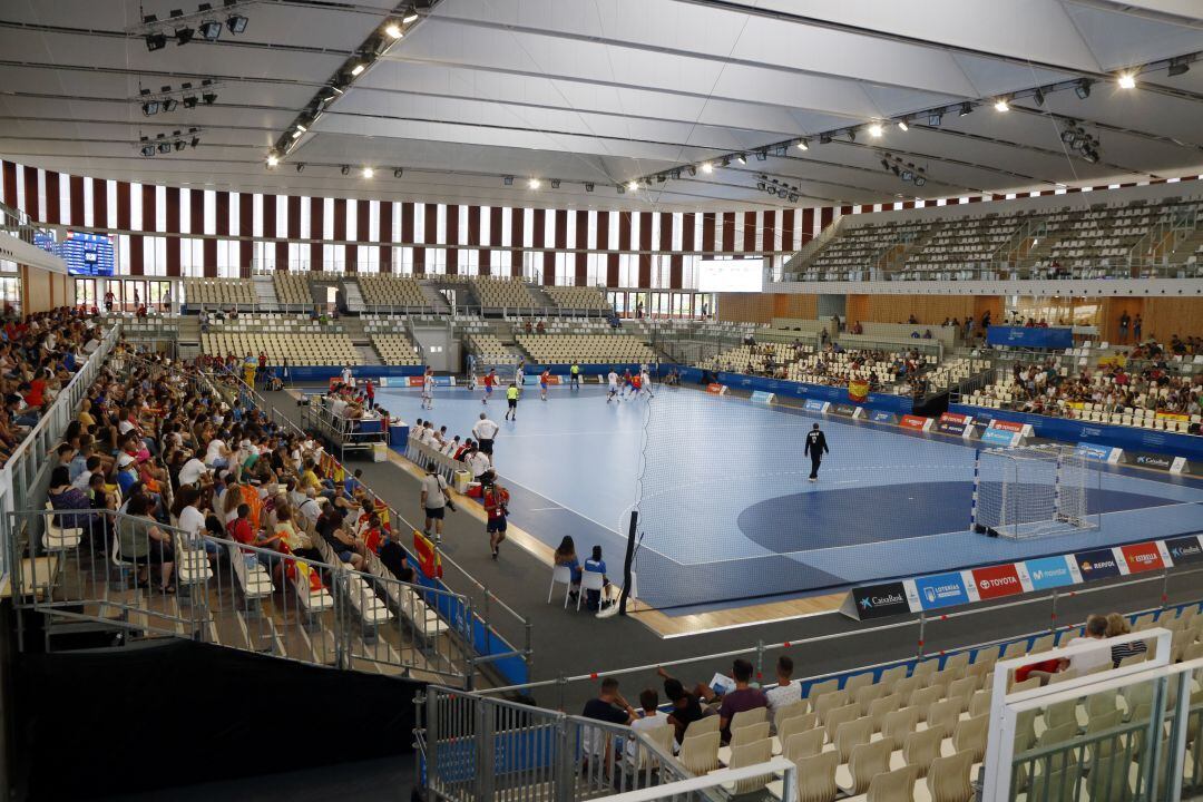 Pla general del partit d&#039;handbol entre Espanya i Sèrbia al Palau d&#039;Esports Catalunya, a Tarragona.