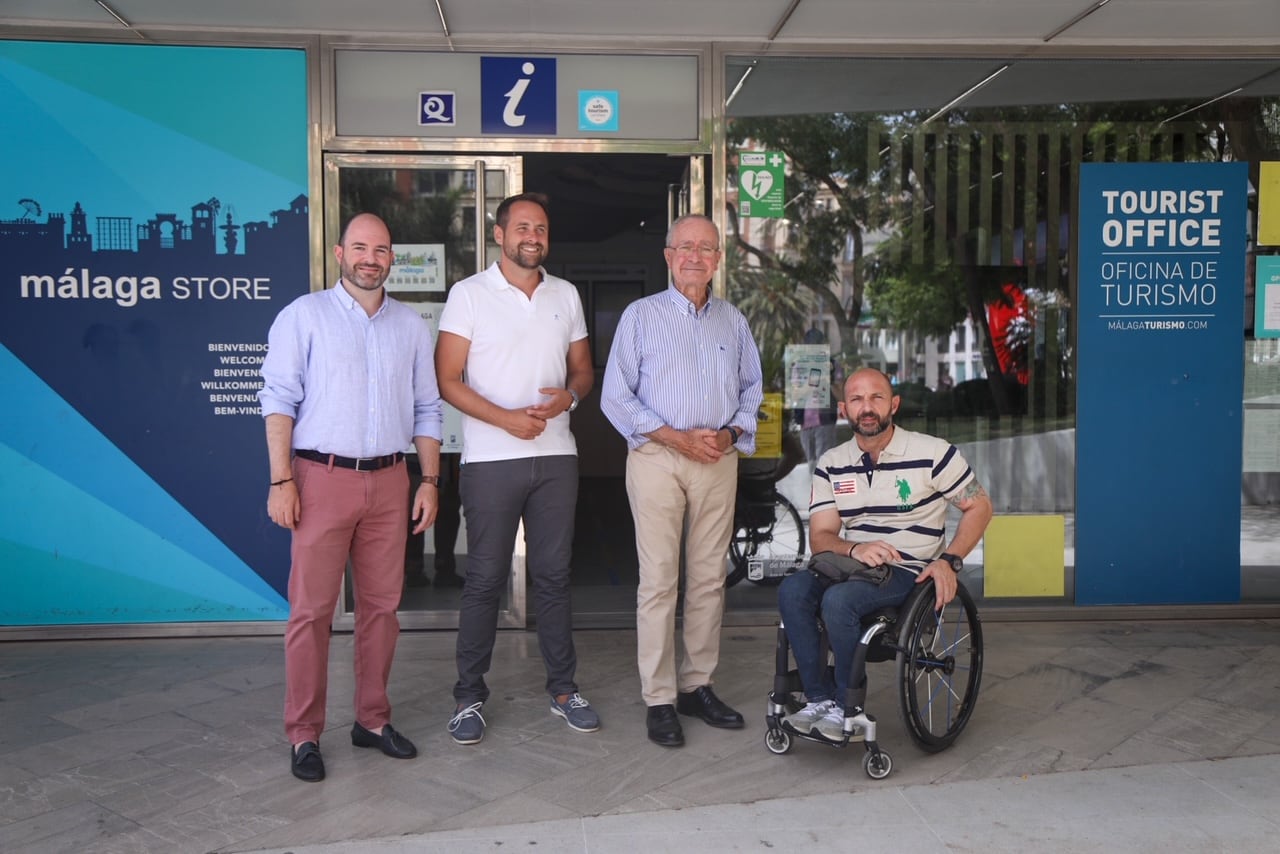 Visita a la Oficina de Turismo de Málaga este domingo